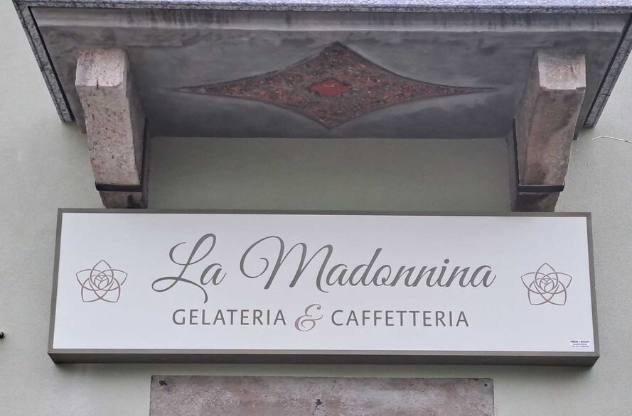 INSEGNE A CASSONETTI: Immagine 21